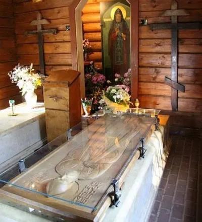 Mormântul Sfântului Serafim de Virița