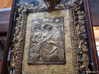 Icoana făcătoare de minuni a Maicii Domnului „Neamonitissa” de la Mănăstirea Nea Moni din Chios