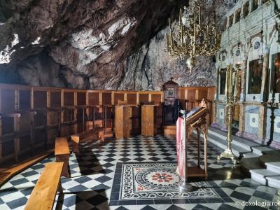 Peștera în care s-au nevoit Sfinții Cuvioși Nichita, Ioan și Iosif din Chios