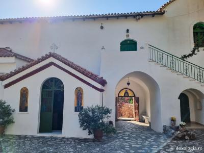 Paraclisul Bunei Vestiri de la Mănăstirea Sfântului Efrem cel Nou din Nea Makri