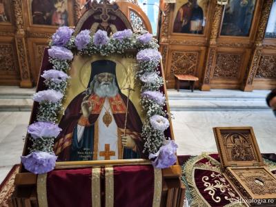 Închinare la moaștele Sfântului Ierarh Luca al Crimeii de la Biserica „Sfântul Atanasie” din Tesalonic