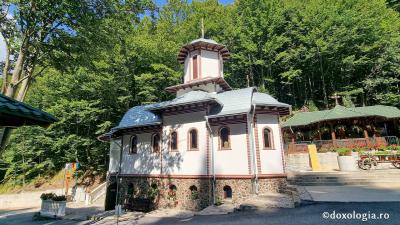 Schitul Sfântul Mare Mucenic Pantelimon