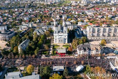 Sfânta Cuvioasă Parascheva, cinstită în rugăciune de mii de suflete în capitala Ortodoxiei românești