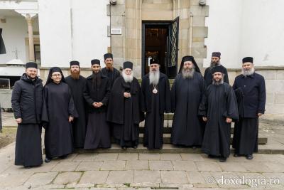 Vizita părintelui Efrem Vatopedinul la Muzeul Mitropolitan și la Mănăstirile Sfinții Trei Ierarhi și Bărboi din Iași