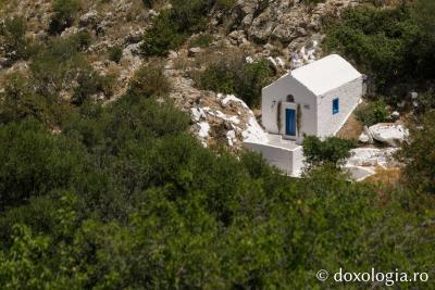 Bisericuța „Sfântul Andrei” – Eghina / Foto: pr. Silviu Cluci Bisericuța „Sfântul Andrei” – Eghina