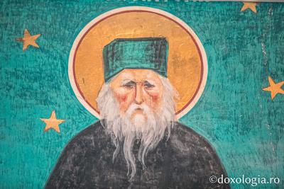 Sfântul Cuvios Cleopa de la Sihăstria pictura în Biserica Mănăstirii Dobrina Huși