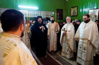 Foto: Flavius Popa (Video) Slujbă arhierească și hirotonie de preot la Parohia Valea Albă