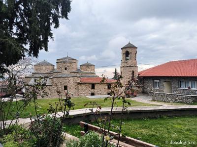 (Foto) Biserica „Sfântul Apostol Andrei” din Peristera – monumentul bizantin ce adăpostește moaștele Sfântului Eftimie cel Nou