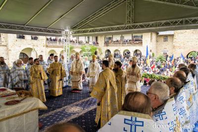 Pelerini din toată țara, la hramul Mănăstirii Neamț