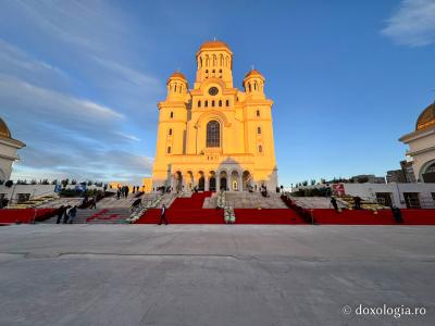Apus peste Catedrala Națională, în ajunul sfințirii (25 octombrie 2025) / Foto: Florentina Mătrescu Apus peste Catedrala Națională, în ajunul sfințirii (25 octombrie 2025)