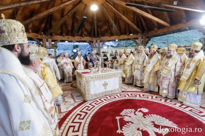 Sfânta Liturghie de la Proclamarea Canonizării Sfântului Cuvios Mărturisitor Arsenie de la Prislop