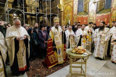 Priveghere la hramul Mănăstirii Sfinții Trei Ierarhi din Iași