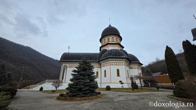 Mănăstirea „Sfinții Arhangheli Mihail, Gavriil și Rafail” Rimetea – Alba