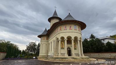 Mănăstirea Brazi – lăcaș de rugăciune și închinare la moaștele Sfântului Sfințit Mucenic Teodosie