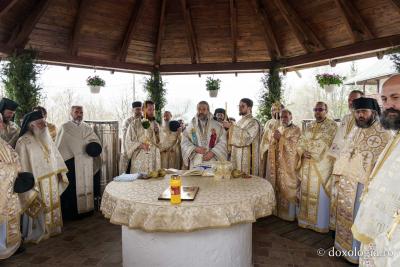 (Video) Sute de credincioși la hramul Mănăstirii Sângeap-Basaraba, de Izvorul Tămăduirii