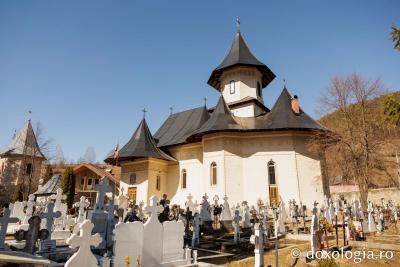Biserica „Sfântul Nicolae” din Farcașa din județul Neamț