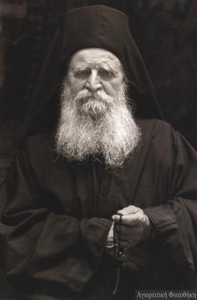 Starețul Haralambie Dionisiatul