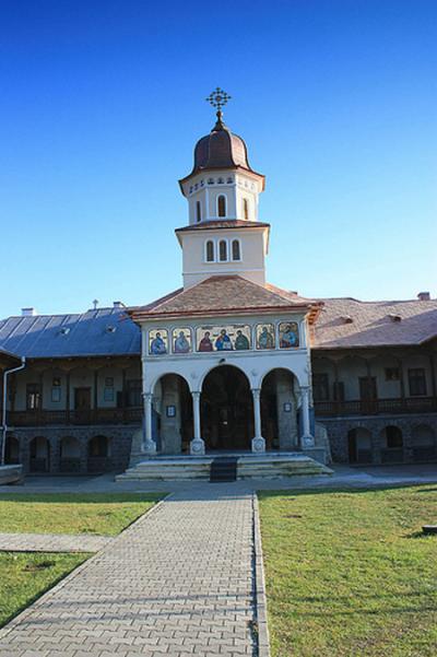 Biserica nouă a Mănăstirii Sfântul Ilie din Toplița