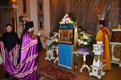 Procesiune cu icoana Maicii Domnului „Mângâierea celor necăjiți și întristați”