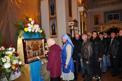 Procesiune cu icoana Maicii Domnului „Mângâierea celor necăjiți și întristați”