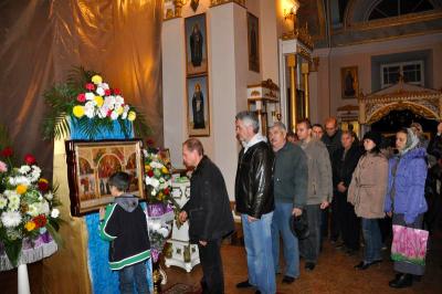 Procesiune cu icoana Maicii Domnului „Mângâierea celor necăjiți și întristați”