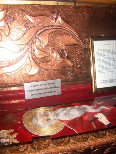 Moaștele Sfântului Cuvios Ioanichie cel Nou de la Muscel (Argeș)