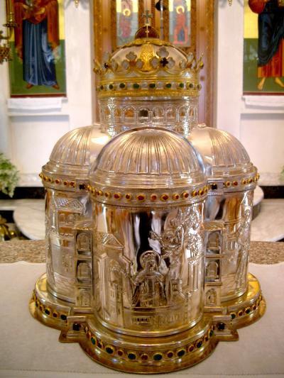 Moaștele Sfintei Mari Mucenițe Irina, aflate în Patras, Grecia Moaștele Sfintei Mari Mucenițe Irina