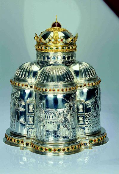 Moaștele Sfintei Mari Mucenițe Irina, aflate în Patras, Grecia Moaștele Sfintei Mari Mucenițe Irina