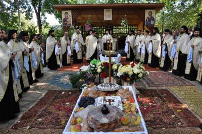 Înmormântarea părintelui Hrisostom Dănilă de la Mănăstirea Bucium