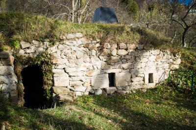 (Foto) Peștera Sfinților Iosif și Chiriac de la Bisericani