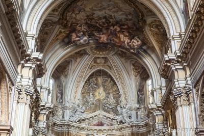 Foto: Magda Buftea (Foto) Mormântul cu moaștele Sfinților Apostoli Filip și Iacov – Biserica Sfinţilor Apostoli din Roma