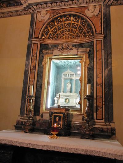 Moaștele Sfintei Muceniţe Agnia