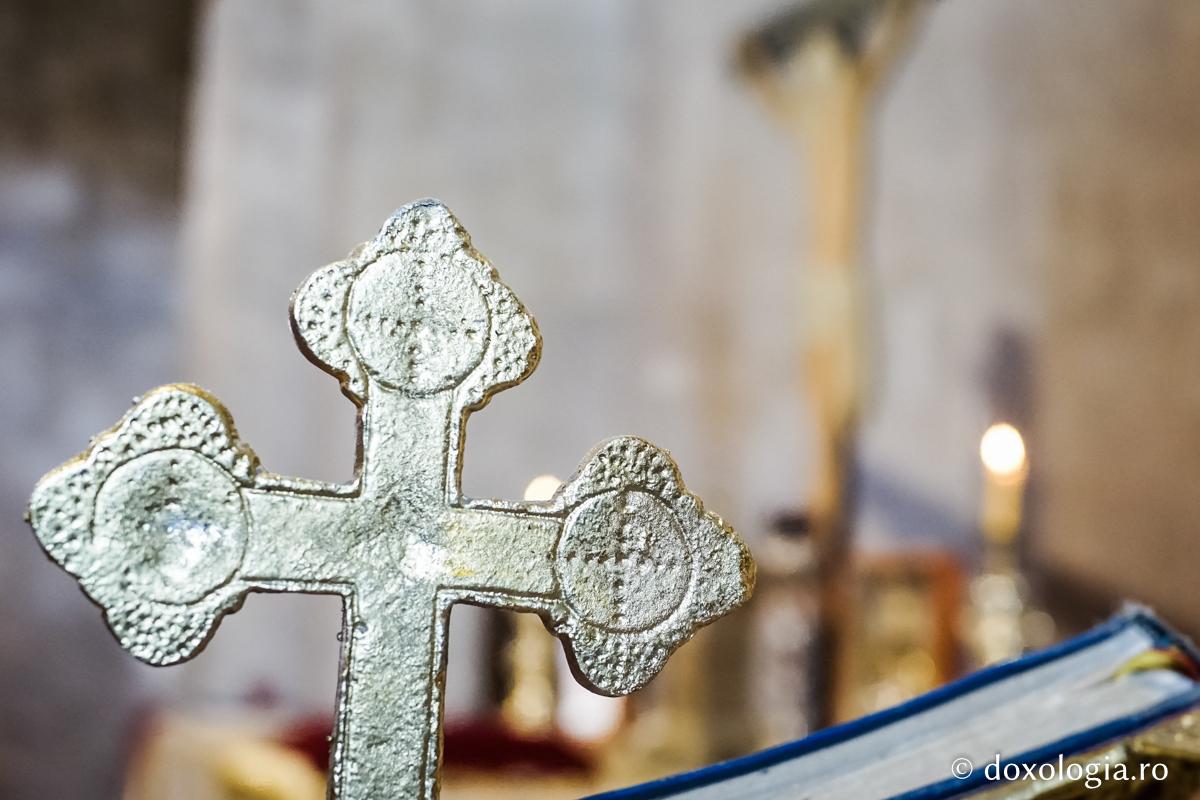 Citate De Pus Pe Cruce Înainte de a-ţi trimite crucea pe care o duci, Dumnezeu a măsurat curajul tău | Doxologia